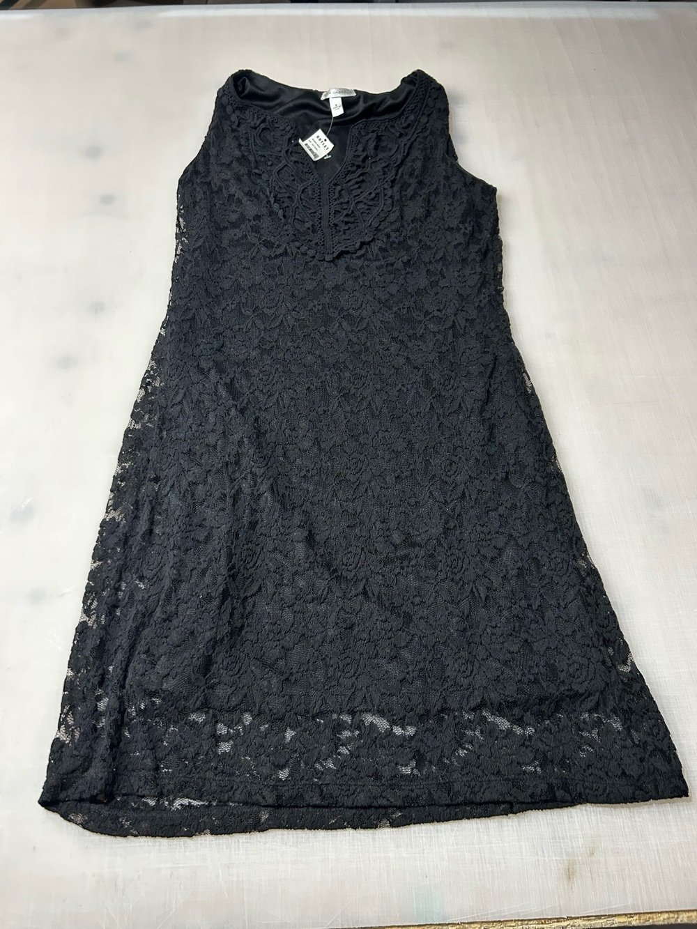 Women’s  medium Black Lace Sleeveless Shift Dress by Unknown Brand Maria gabrell